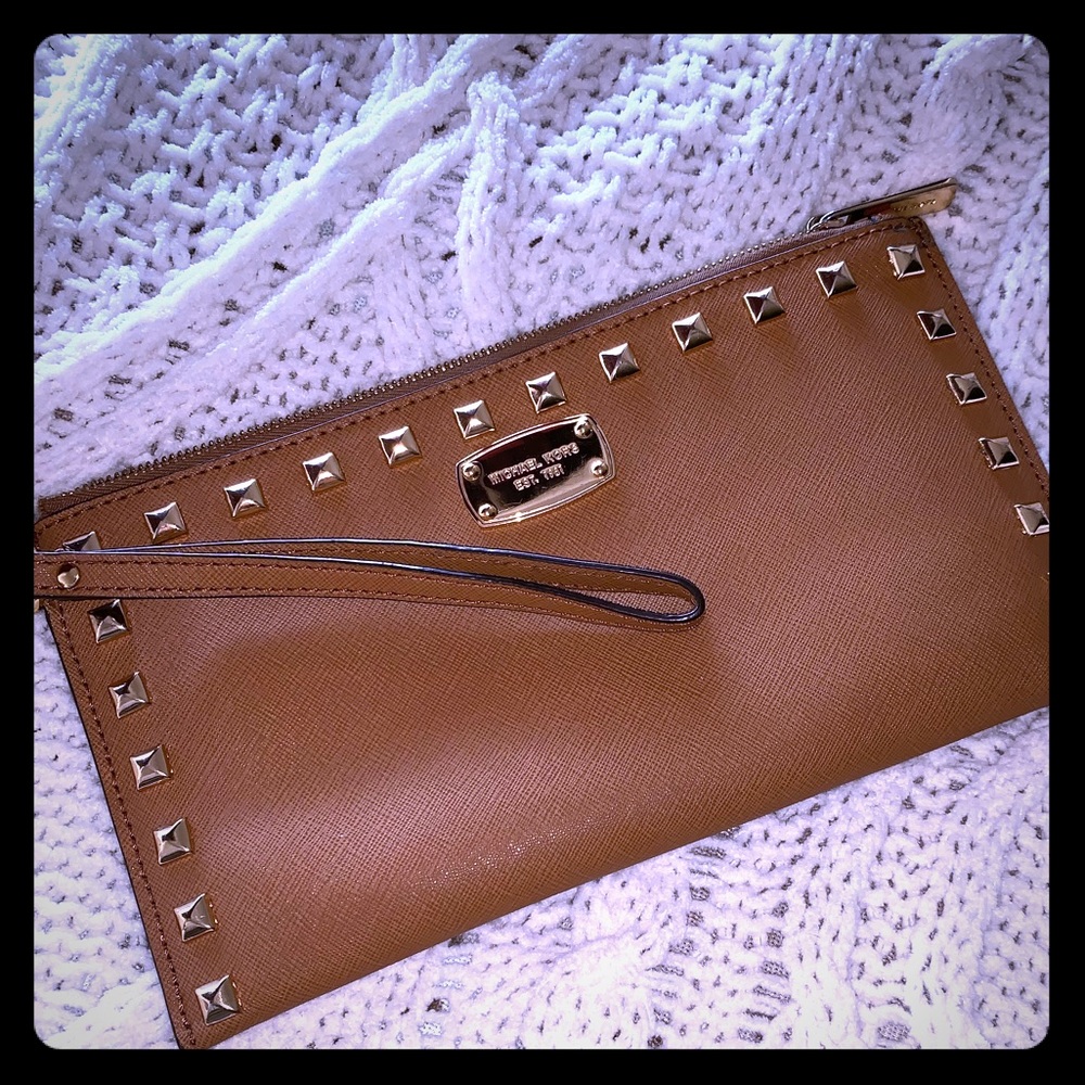 ‼️Michael Kors Wristlet